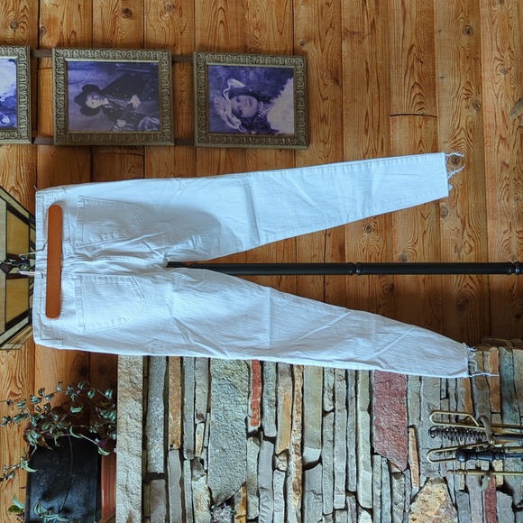 William Rast jeans - Picture 2 of 3